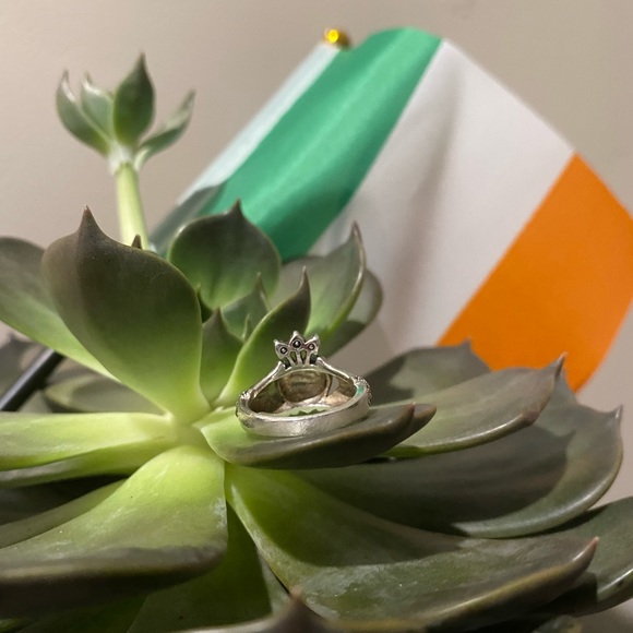 Claddagh ring - Picture 5 of 9